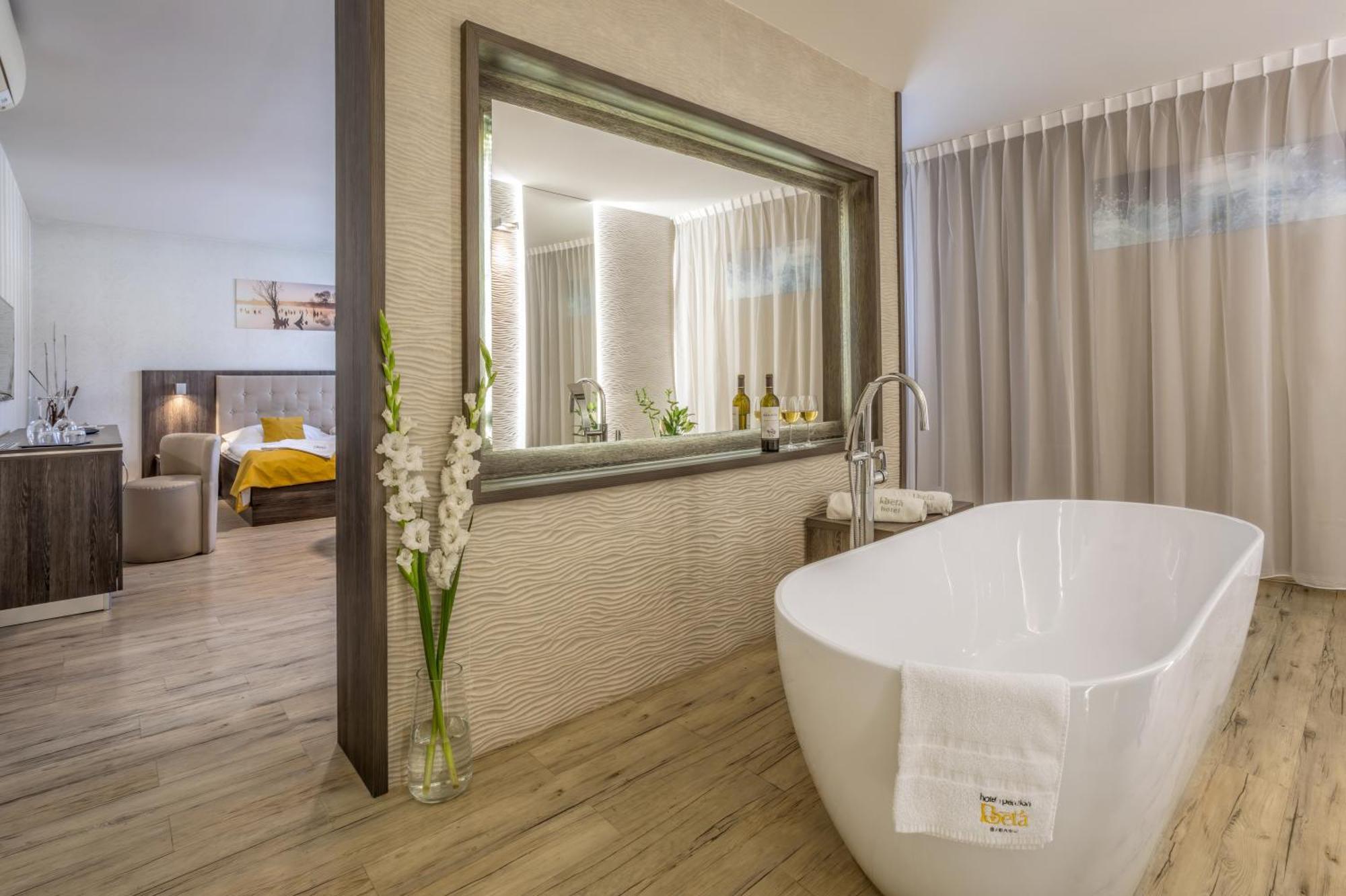 Hotel Beta บิเซเนตซ์ ภายนอก รูปภาพ