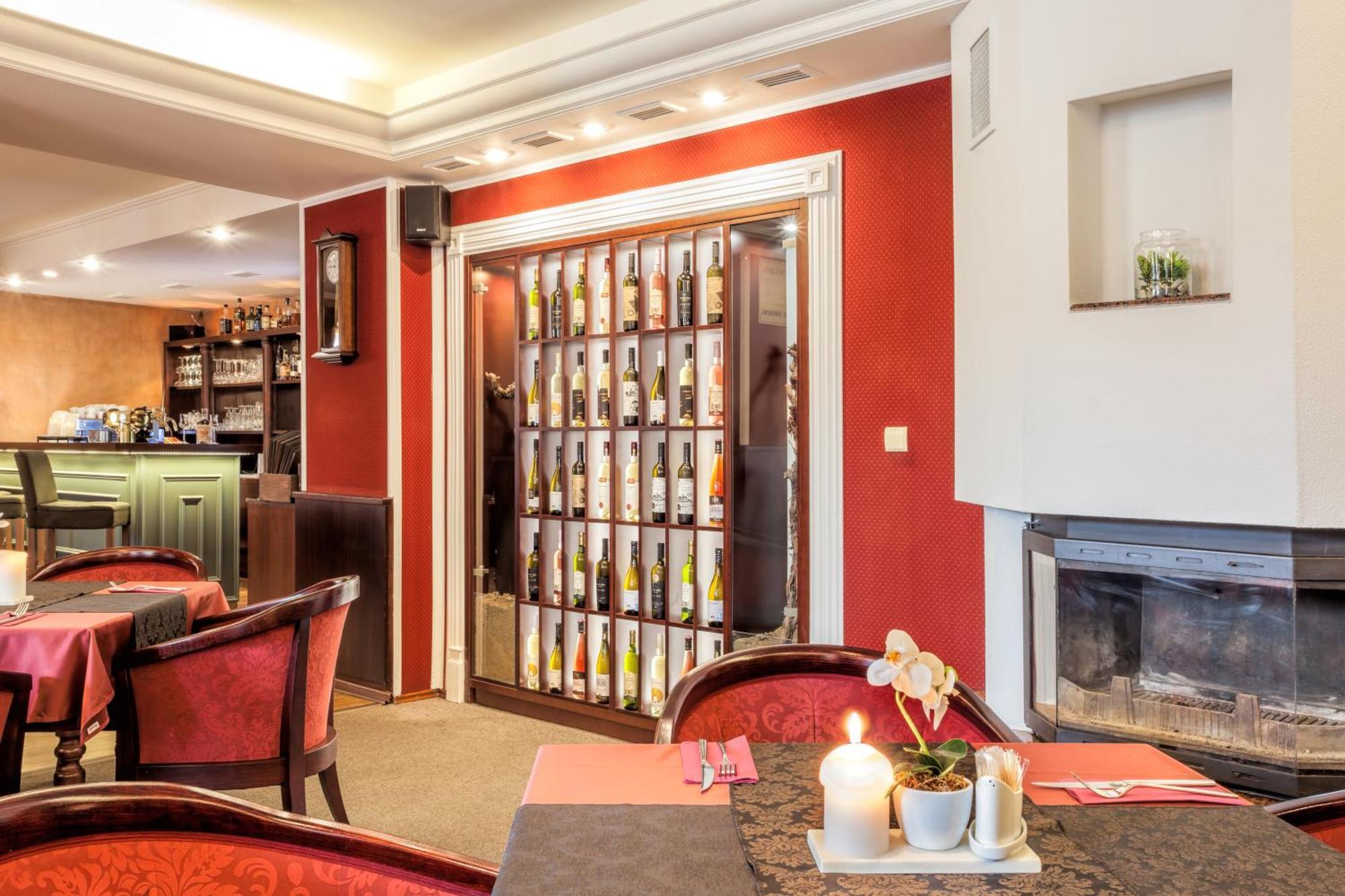 Hotel Beta บิเซเนตซ์ ภายนอก รูปภาพ
